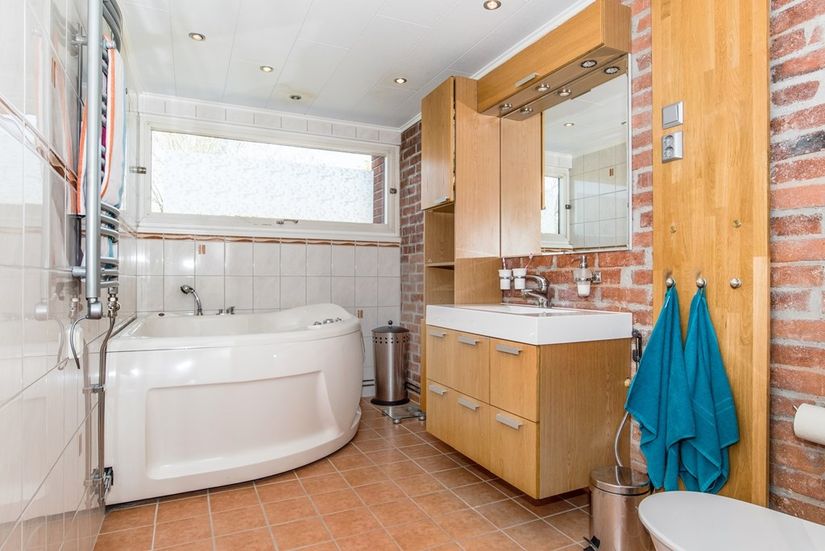 Radhus, Rosenhällsvägen 25, Öster, Nyköping