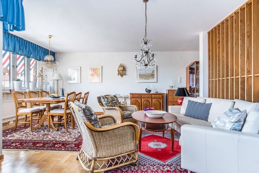 Radhus, Rosenhällsvägen 25, Öster, Nyköping