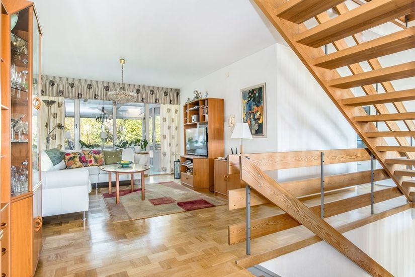 Radhus, Rosenhällsvägen 25, Öster, Nyköping