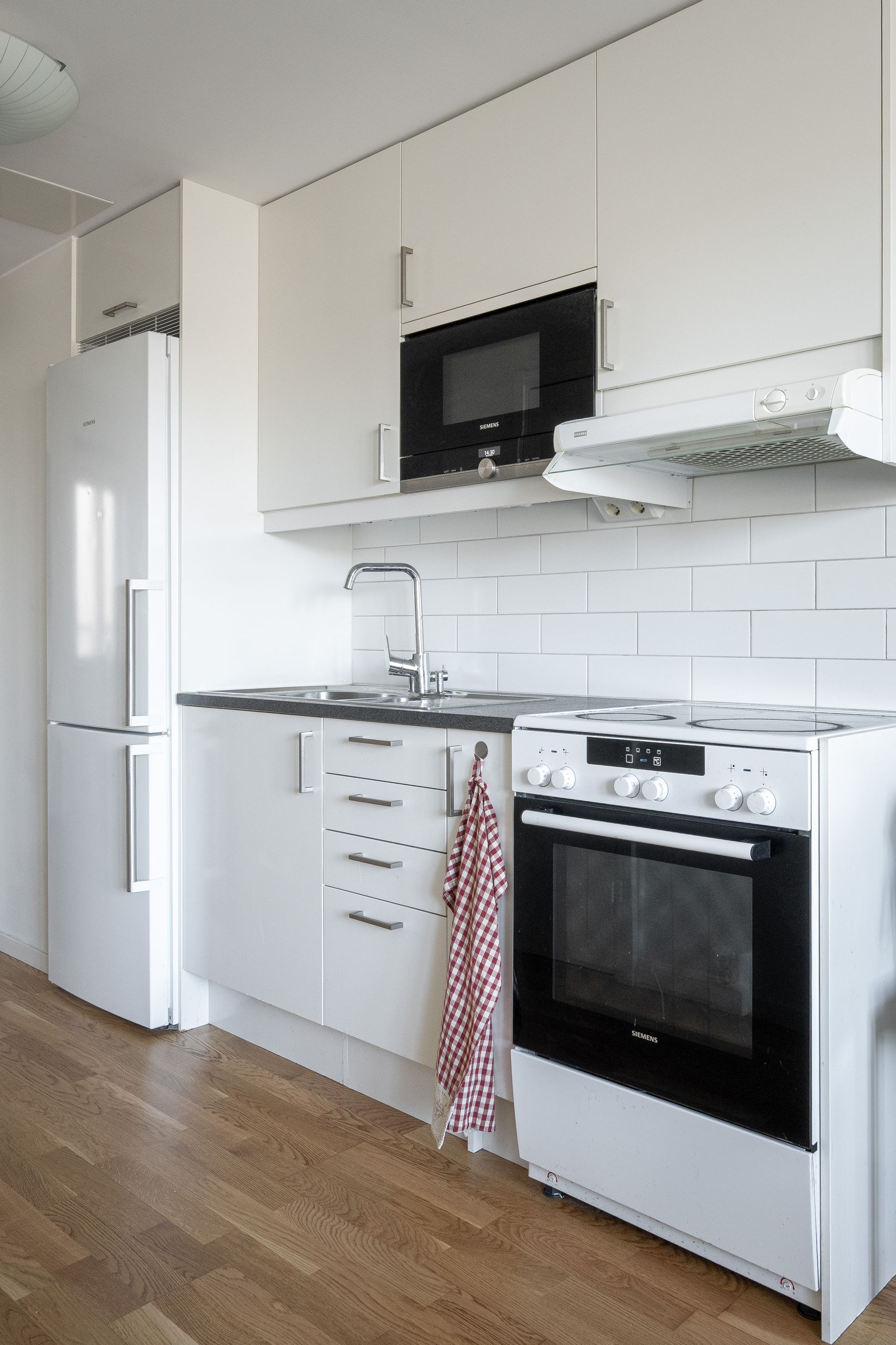 Bostadsrätt, Kansligränd 2, 4tr (8 trappor i hiss), Kvarnbergsplan, Huddinge