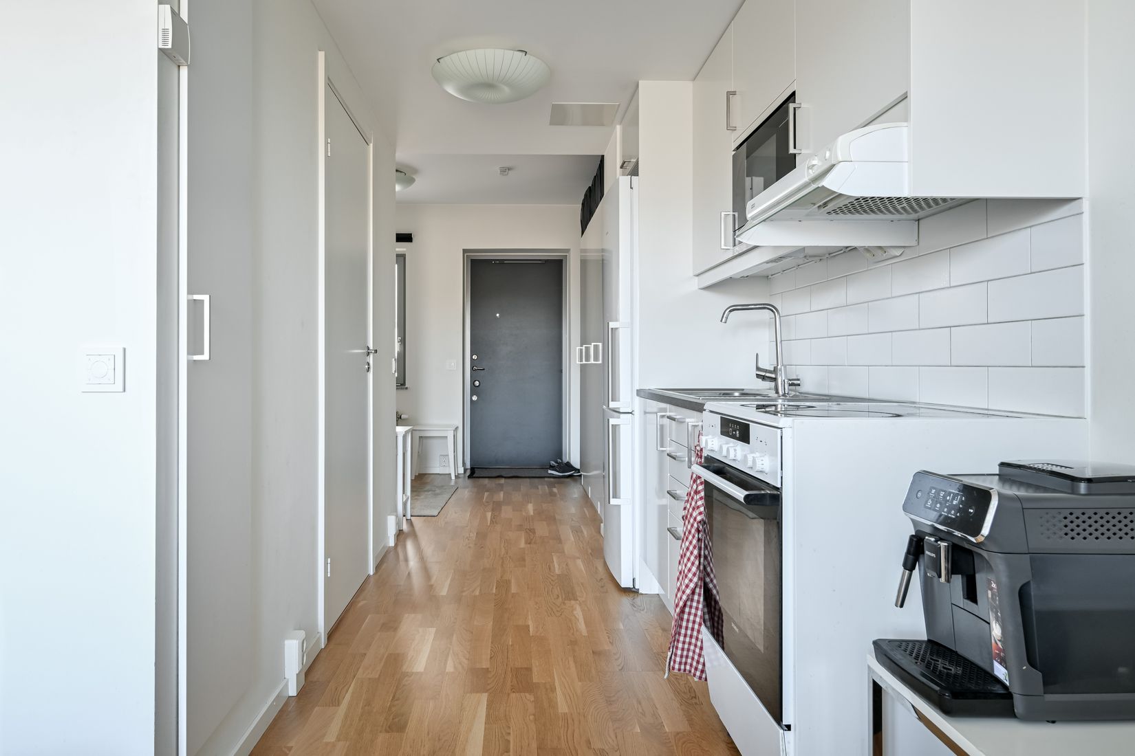 Bostadsrätt, Kansligränd 2, 4tr (8 trappor i hiss), Kvarnbergsplan, Huddinge