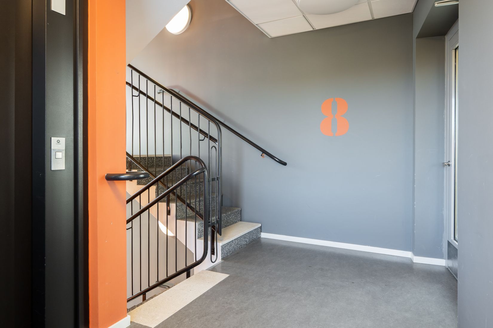 Bostadsrätt, Kansligränd 2, 4tr (8 trappor i hiss), Kvarnbergsplan, Huddinge