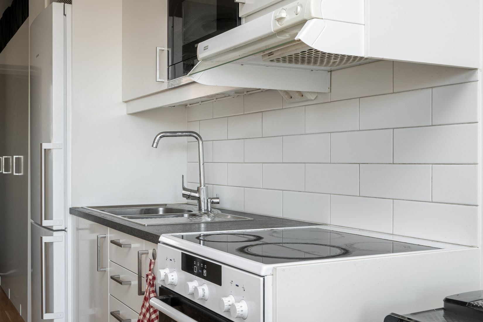 Bostadsrätt, Kansligränd 2, 4tr (8 trappor i hiss), Kvarnbergsplan, Huddinge