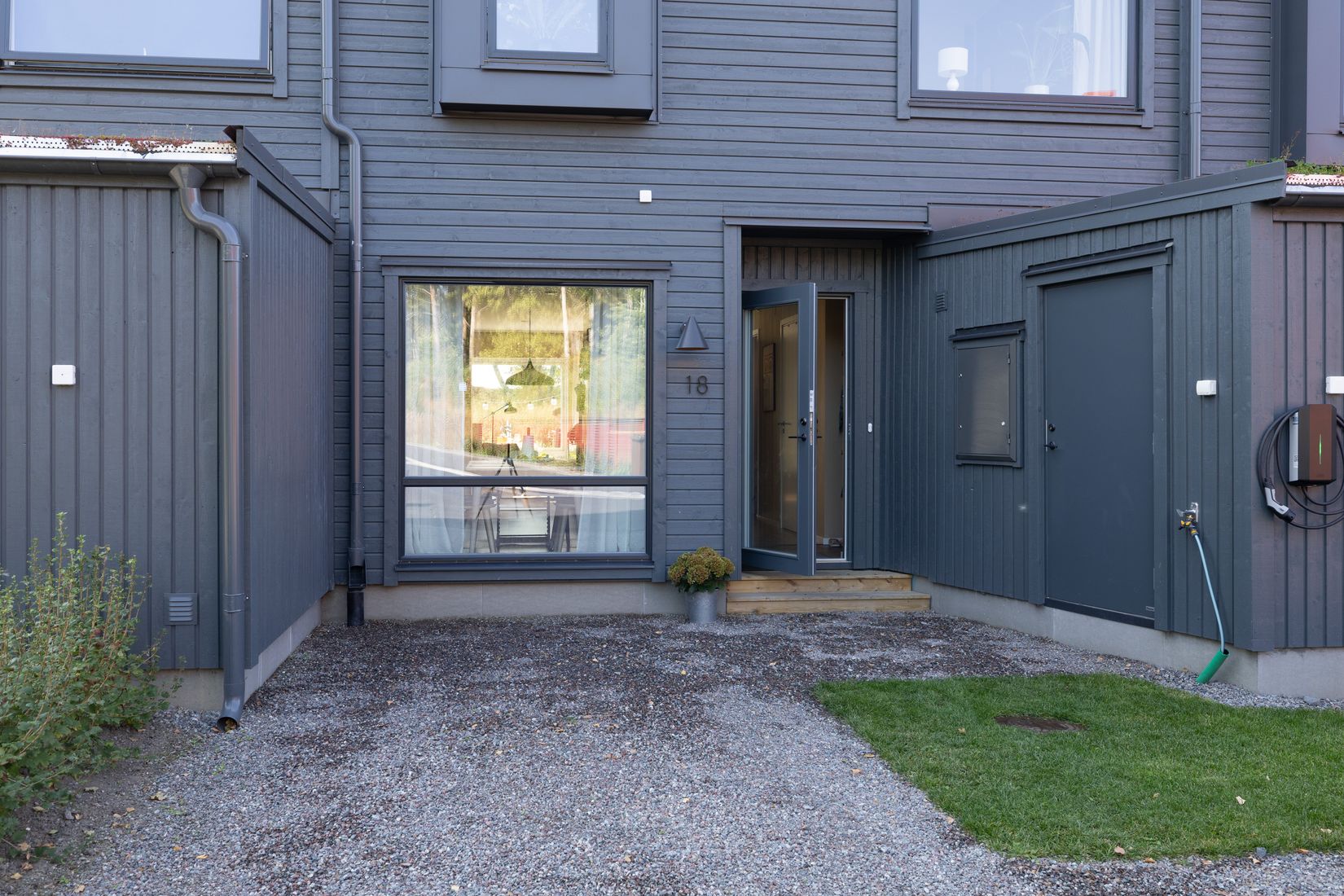 Villa, Radhus, Krickaslingan 18, Wijk Oppgård, Upplands Väsby