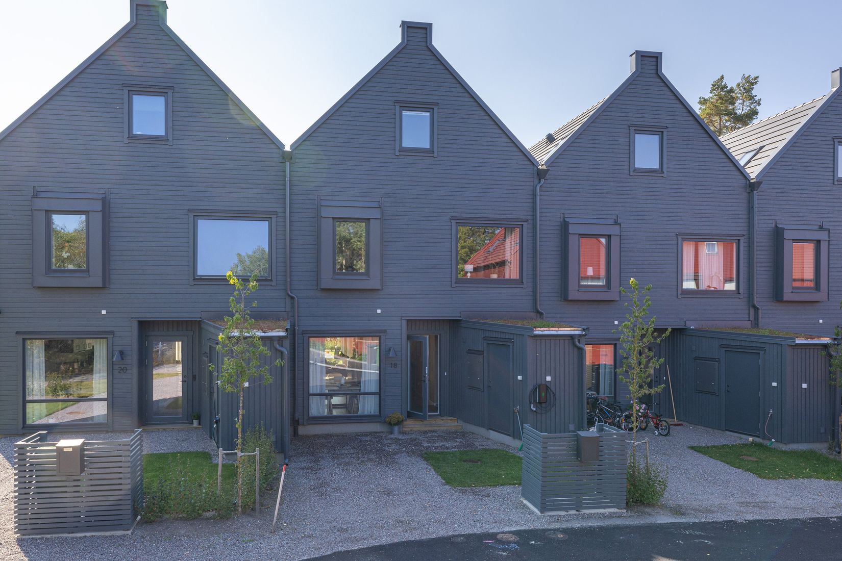 Villa, Radhus, Krickaslingan 18, Wijk Oppgård, Upplands Väsby