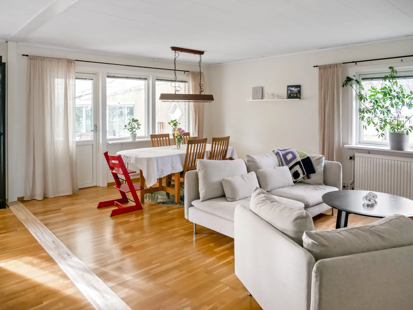 Villa, Blomstervägen 2, Hillared, Svenljunga