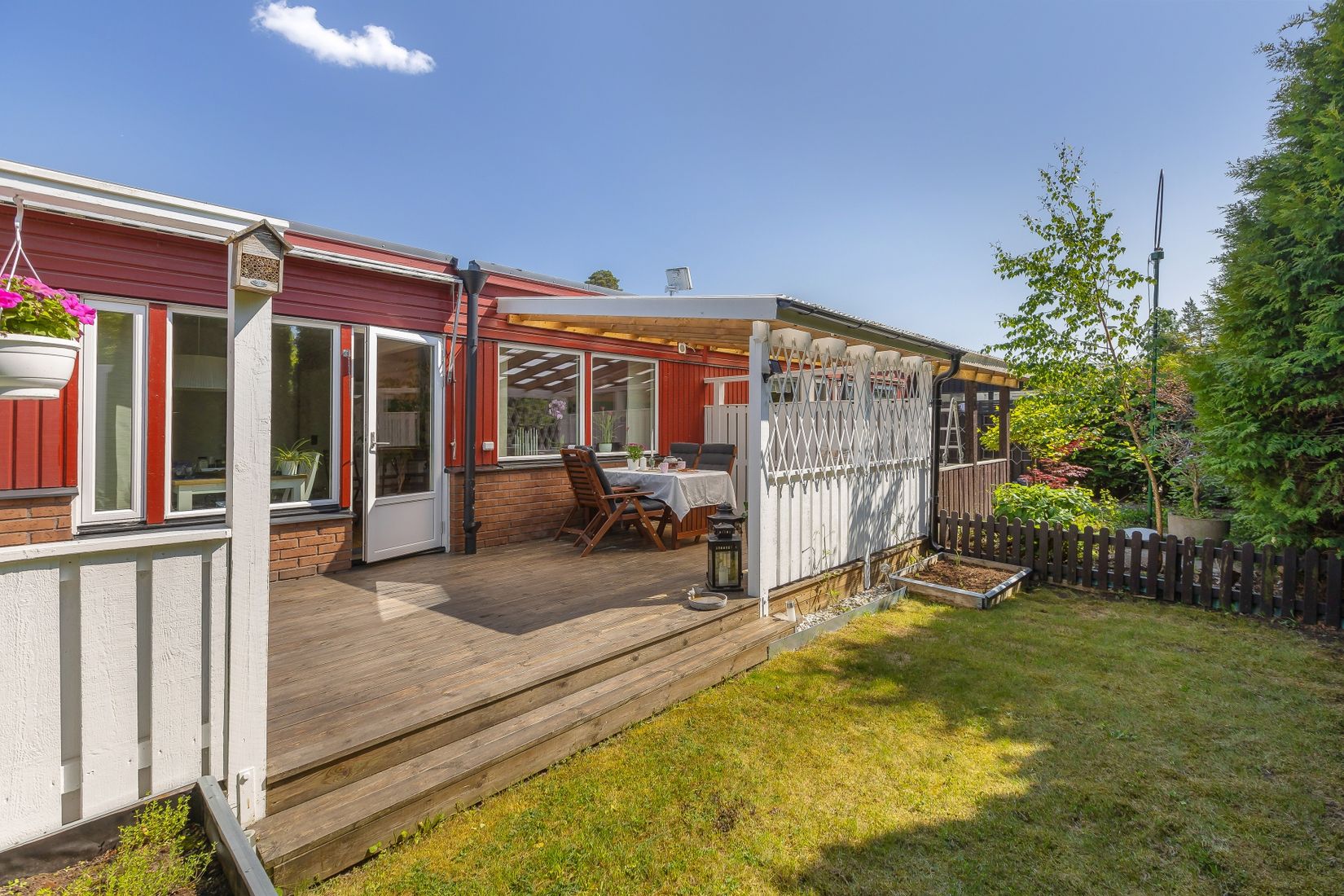 Häcklöpargränd 8, Viksjö, Järfälla - Radhus | Boneo