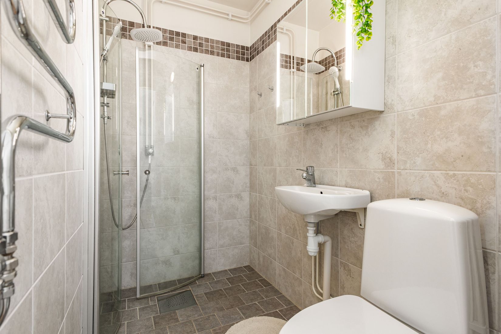 Bostadsrätt, Radhus, Verkmästaregatan 56, Romberga, Enköping