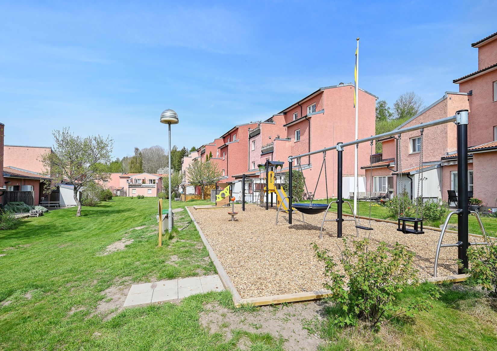 Bostadsrätt, Radhus, Travgatan 22, Smedby, Upplands Väsby