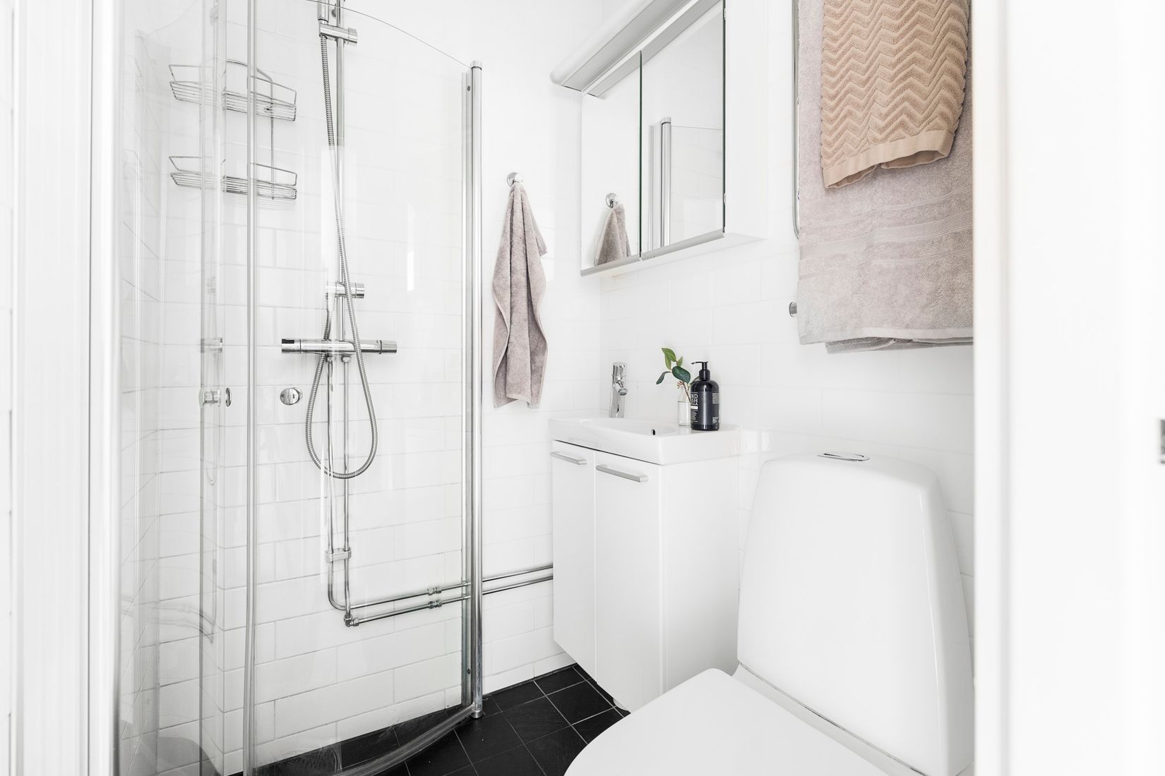 Bostadsrätt, Ståltrådsvägen 8, vån 2/3, Johannesfred, Stockholm