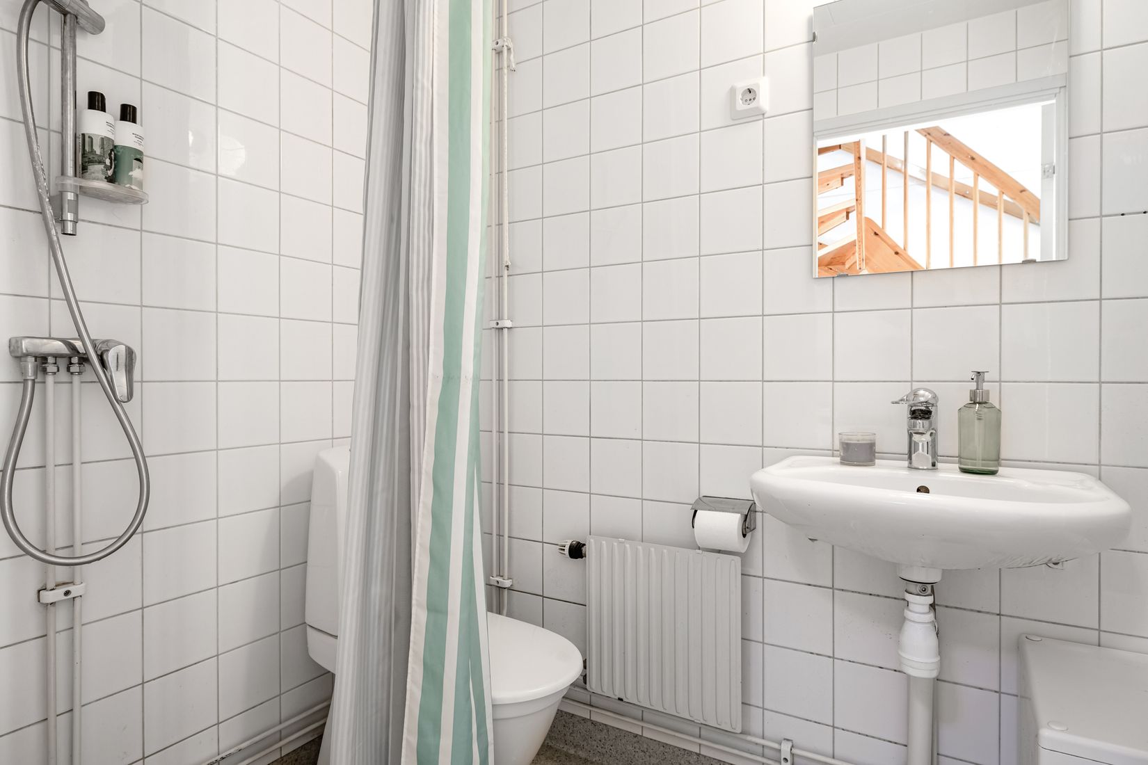 Bostadsrätt, Radhus, Vallvägen 48, Jakobsberg, Järfälla