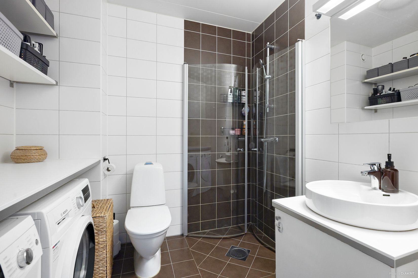 Radhus, Kiwigatan 2A, Nyponlunden, Örebro