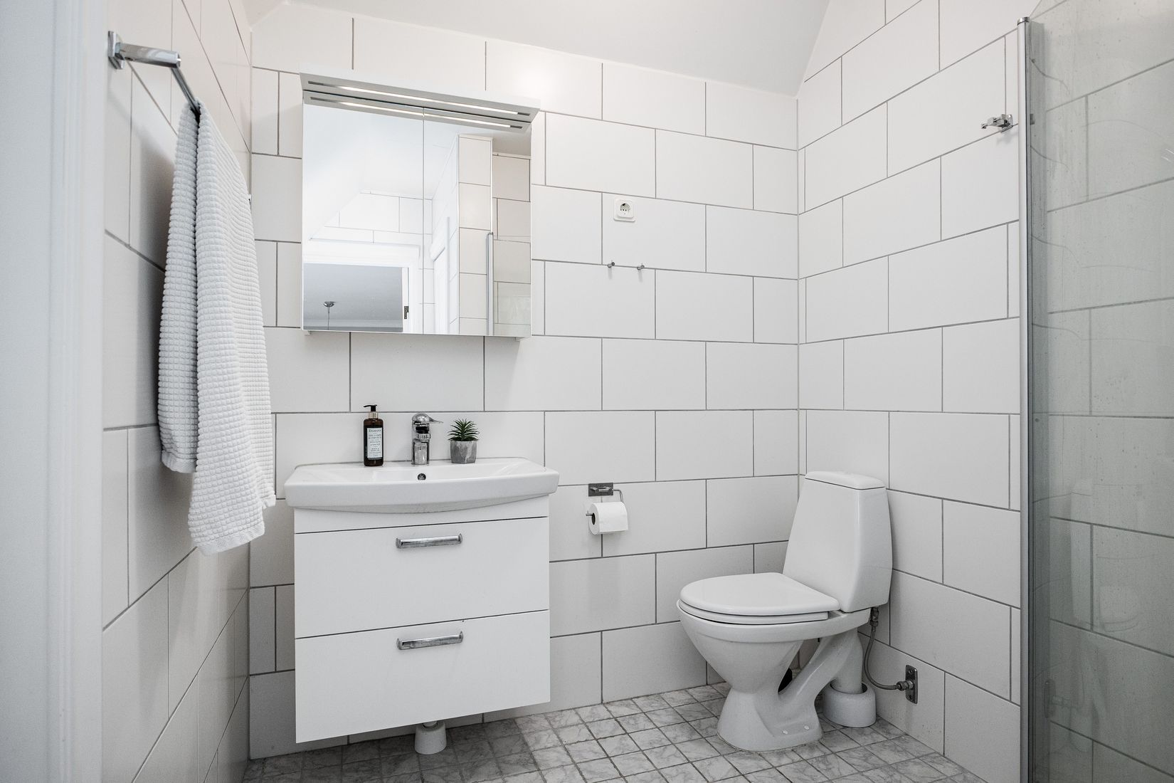 Villa, Västra Ringgatan 32, Centrum, Enköping