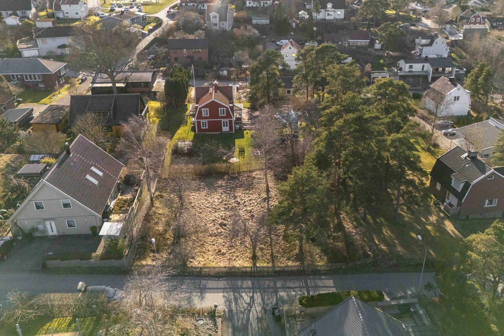 Tomt, Fornfyndsvägen 5, Furuskog, Partille