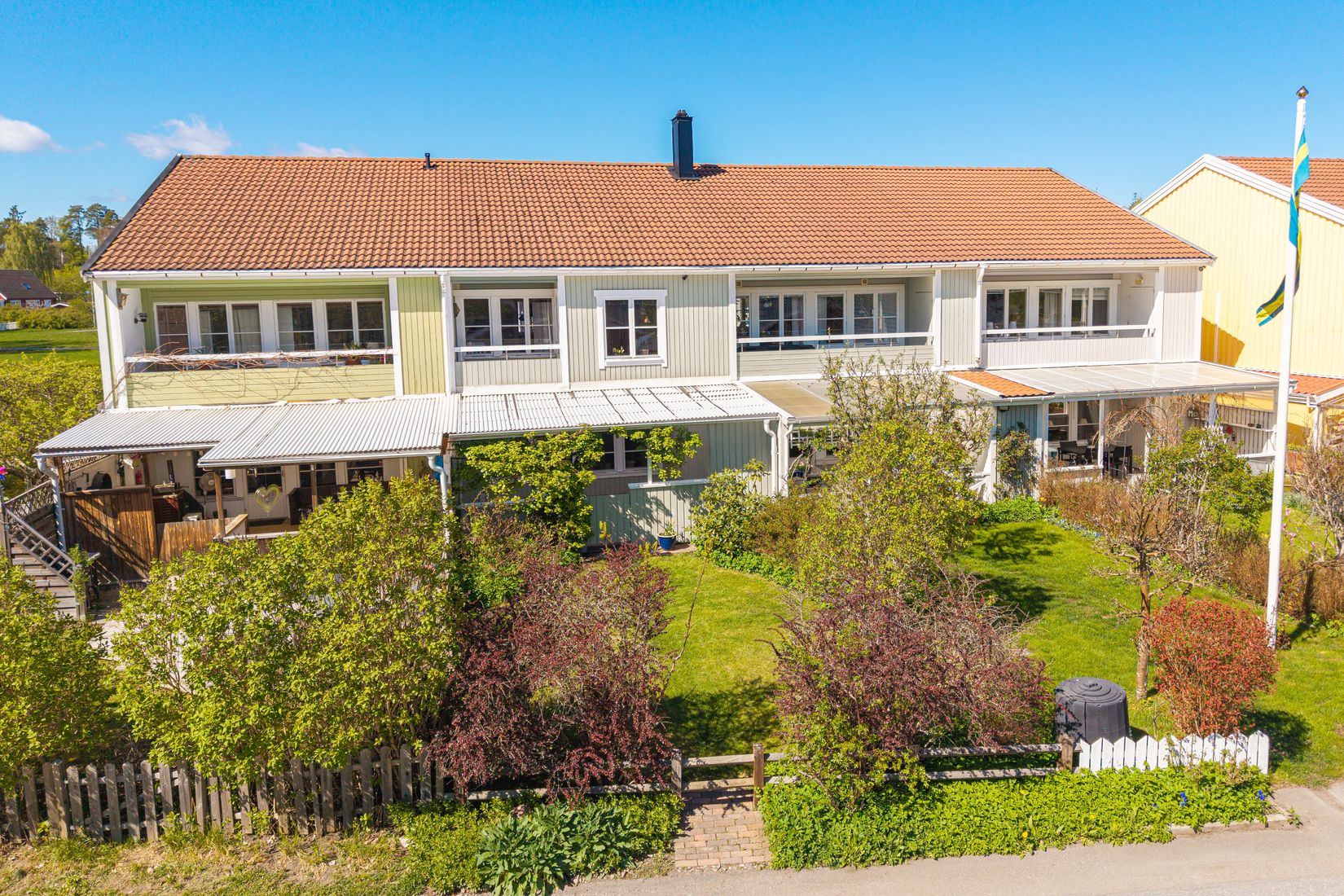 Radhus, Lövmovägen 67, Upplands Väsby