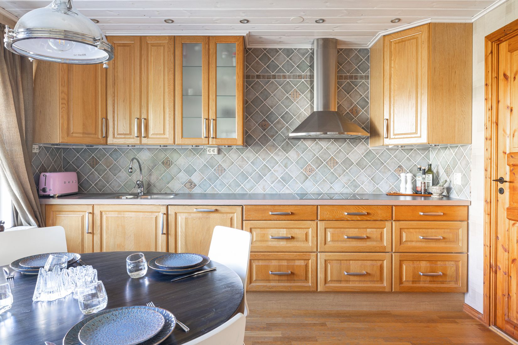 Radhus, Lövmovägen 67, Upplands Väsby