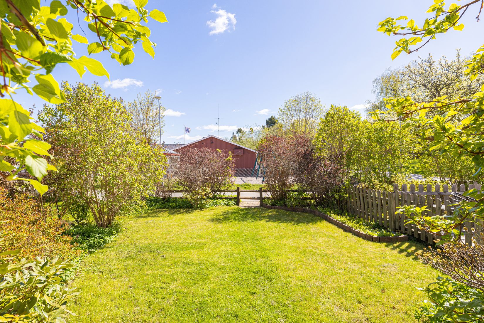 Radhus, Lövmovägen 67, Upplands Väsby