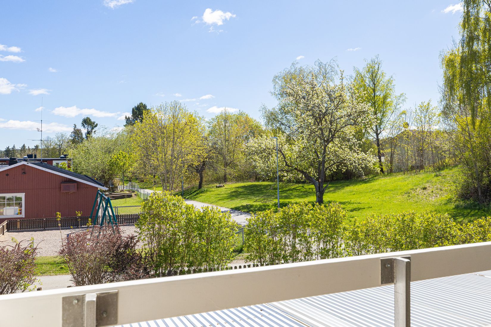 Radhus, Lövmovägen 67, Upplands Väsby