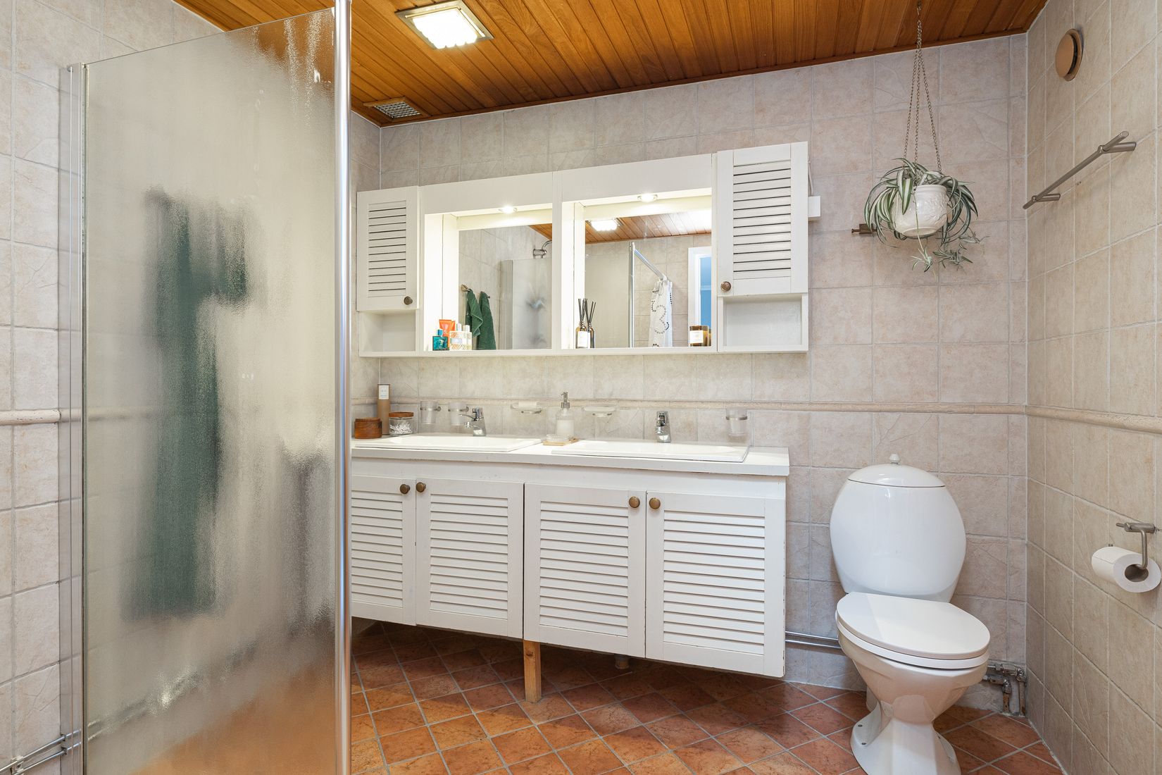 Radhus, Lövmovägen 67, Upplands Väsby