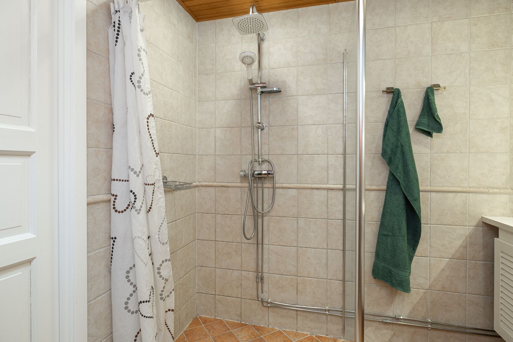 Radhus, Lövmovägen 67, Upplands Väsby