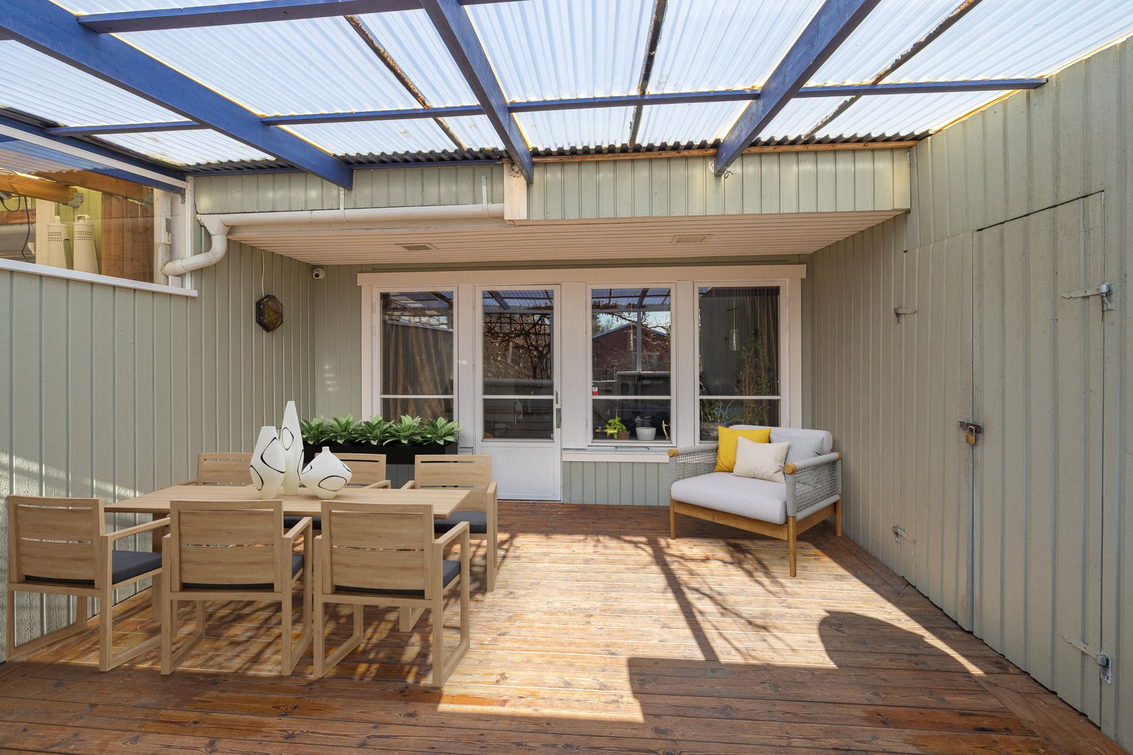 Radhus, Lövmovägen 67, Upplands Väsby