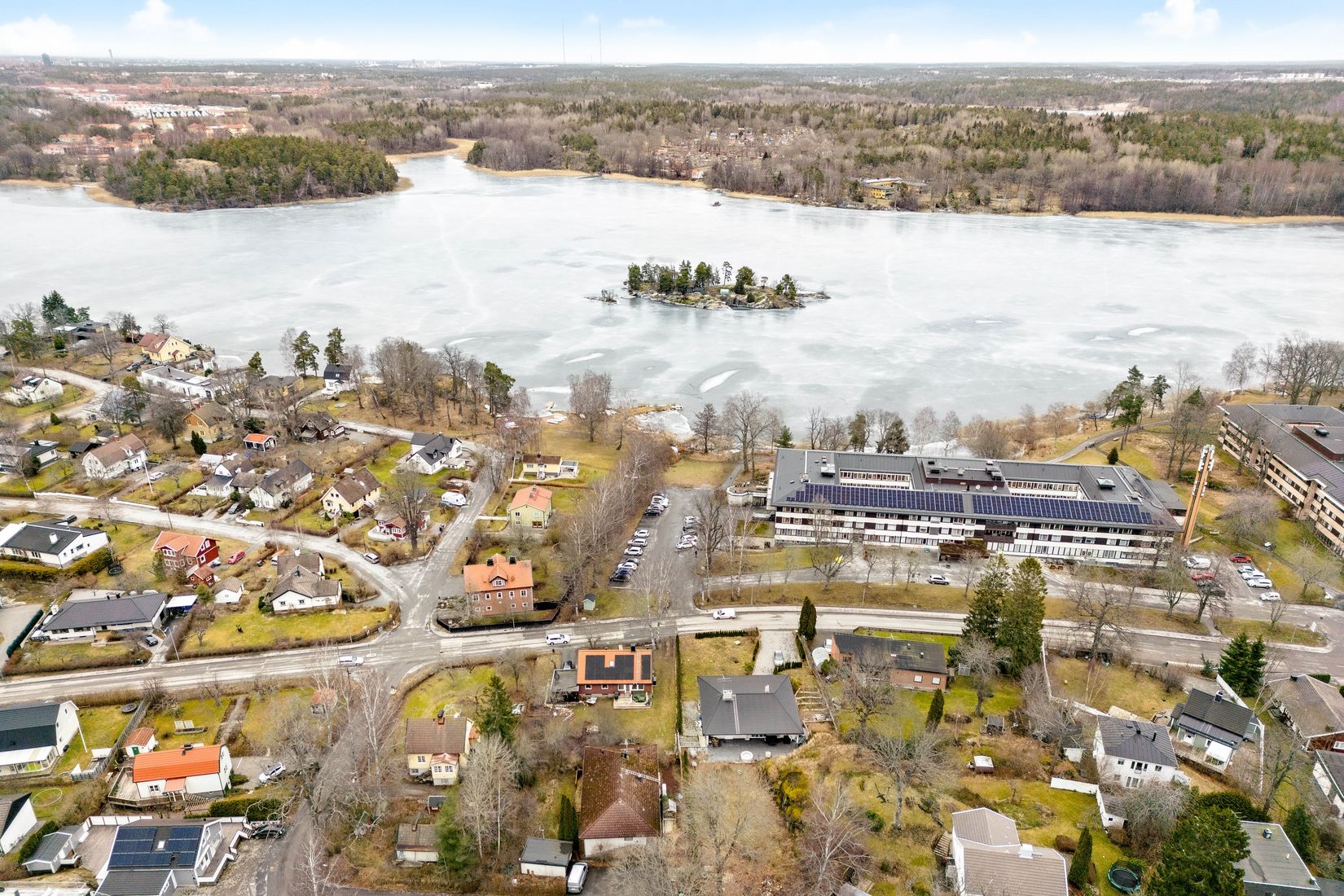 Tomt, Dominovägen 5, Stortorp, Huddinge