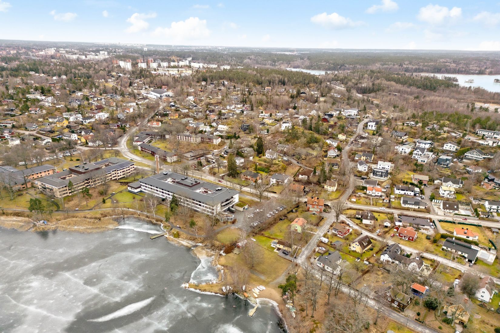 Tomt, Dominovägen 5, Stortorp, Huddinge