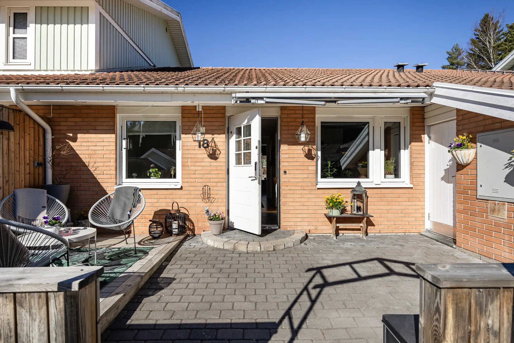 Villa, Radhus, Biskop Brasks gränd 18, Stäket, Järfälla