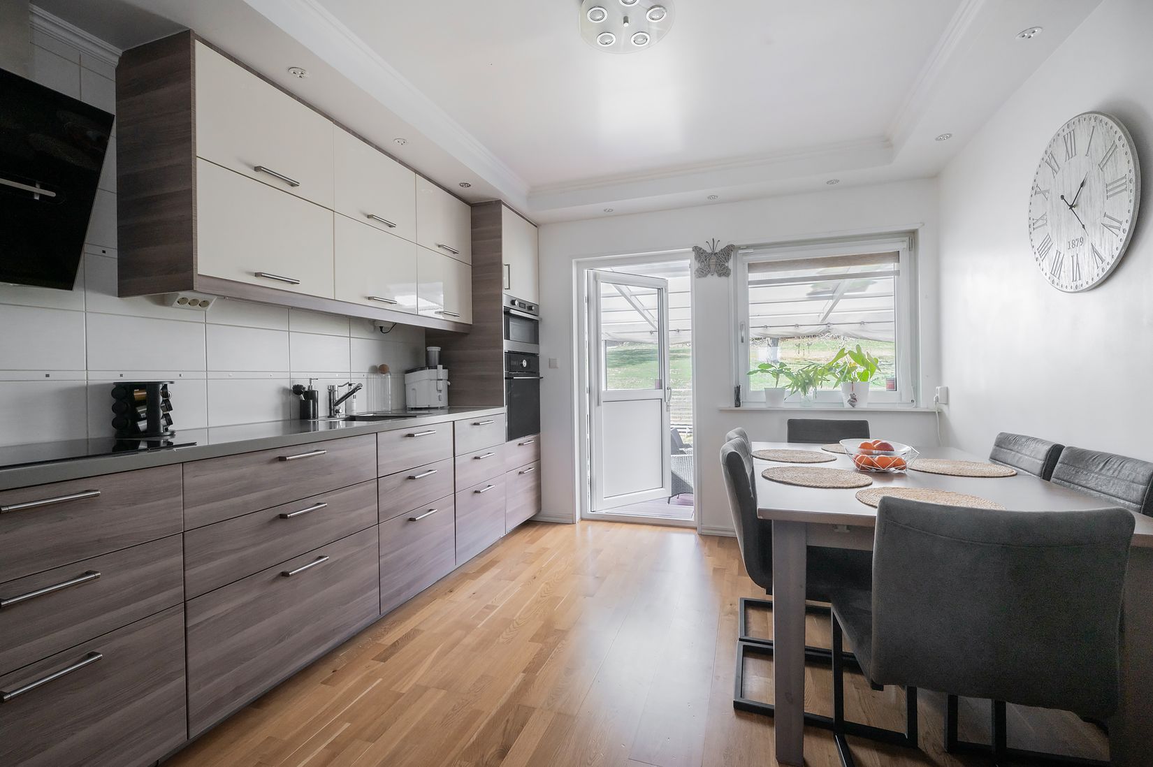 Radhus, Fältvägen 30, Botkyrka