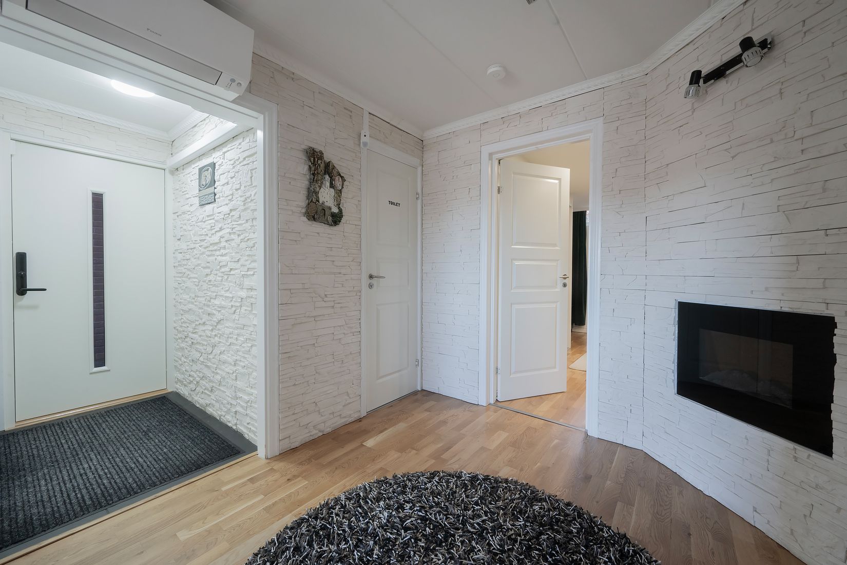 Radhus, Fältvägen 30, Botkyrka