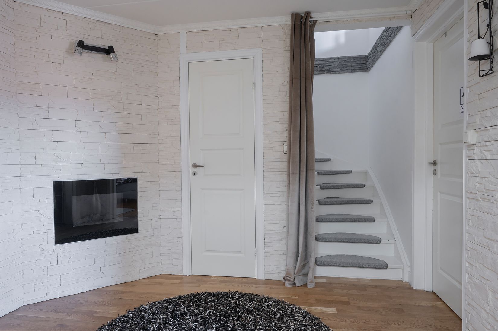 Radhus, Fältvägen 30, Botkyrka