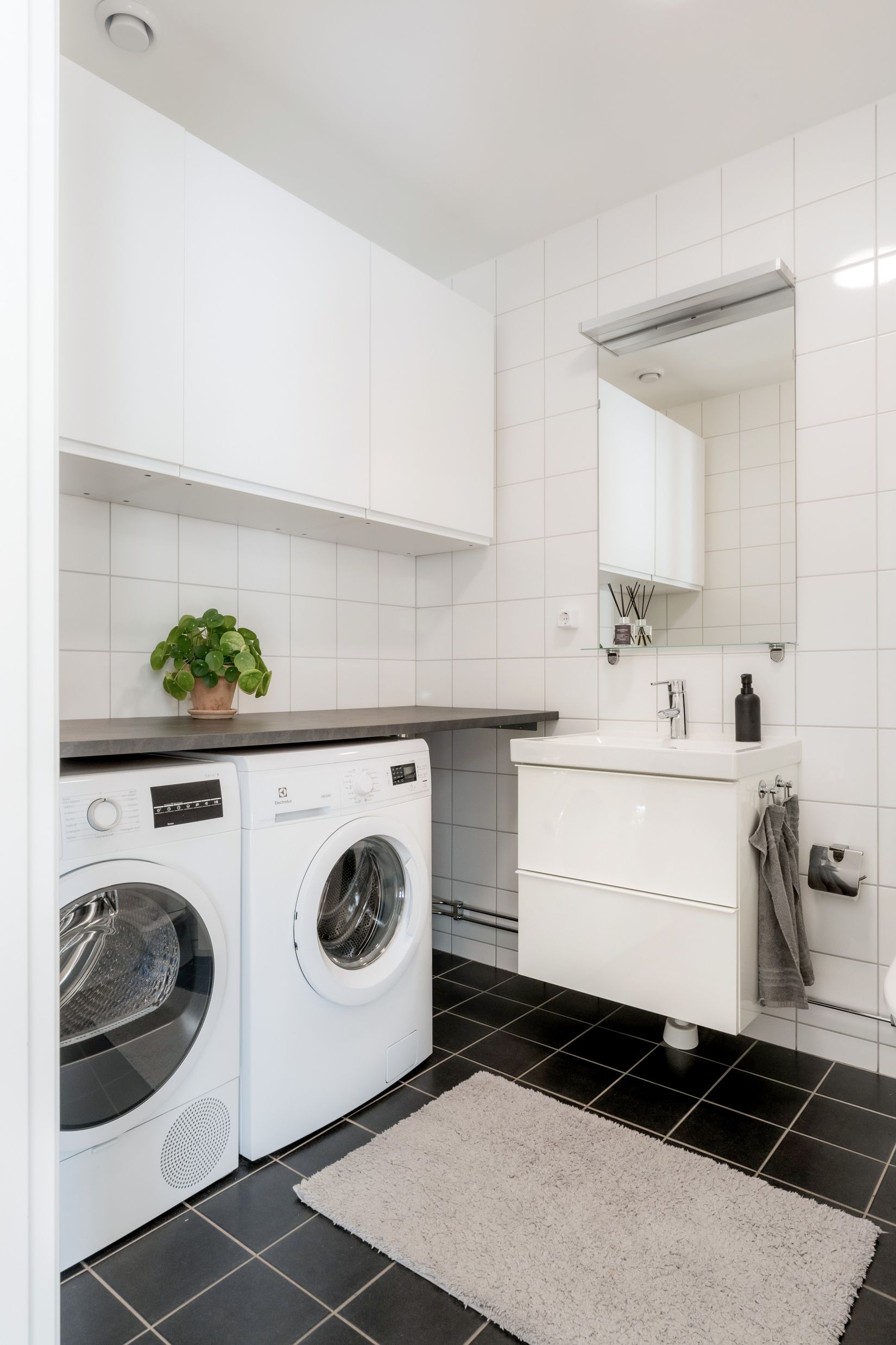 Radhus, Rosenhillsvägen 46, Nyköping