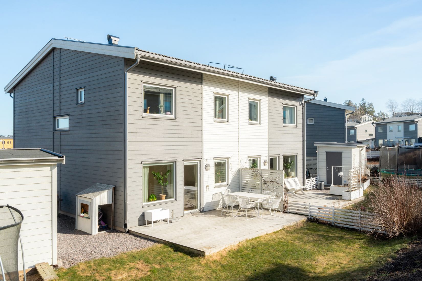 Radhus, Rosenhillsvägen 46, Nyköping
