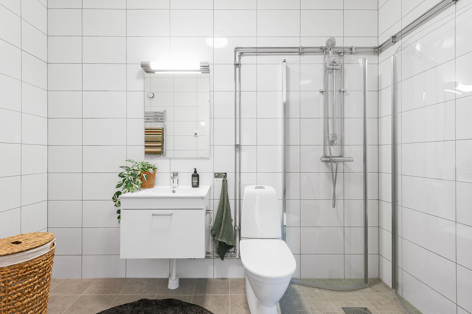 Radhus, Brageslingan 35A, Järfälla