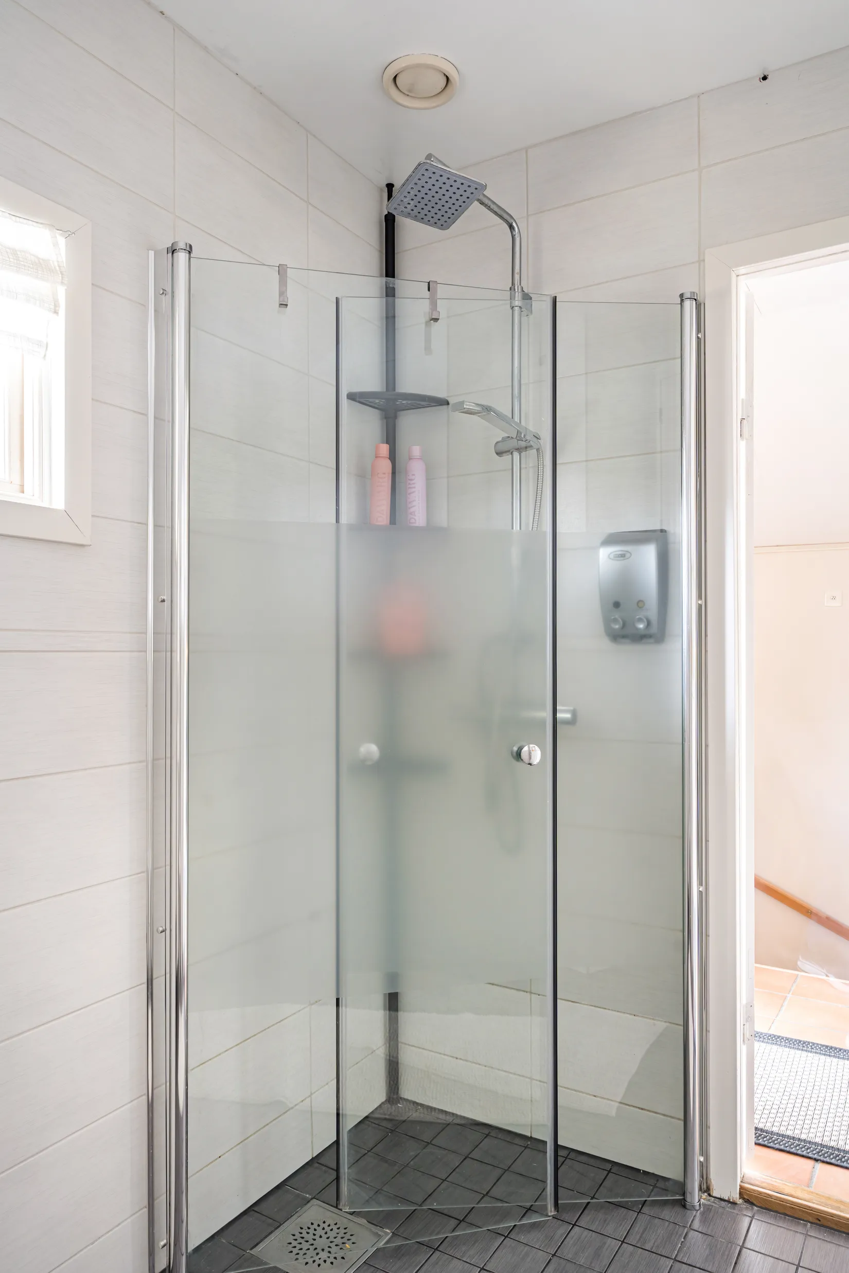 Villa, JÄRNVÄGSALLÉN 12, Viggbyholm, Täby