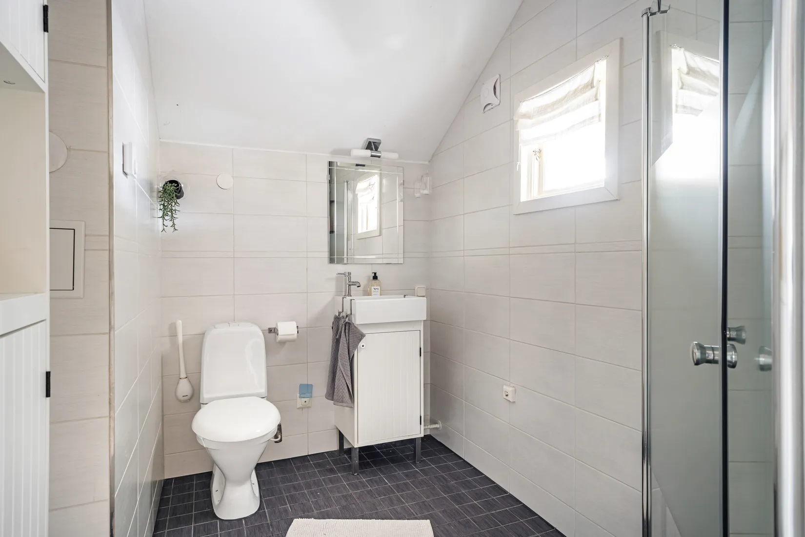 Villa, JÄRNVÄGSALLÉN 12, Viggbyholm, Täby