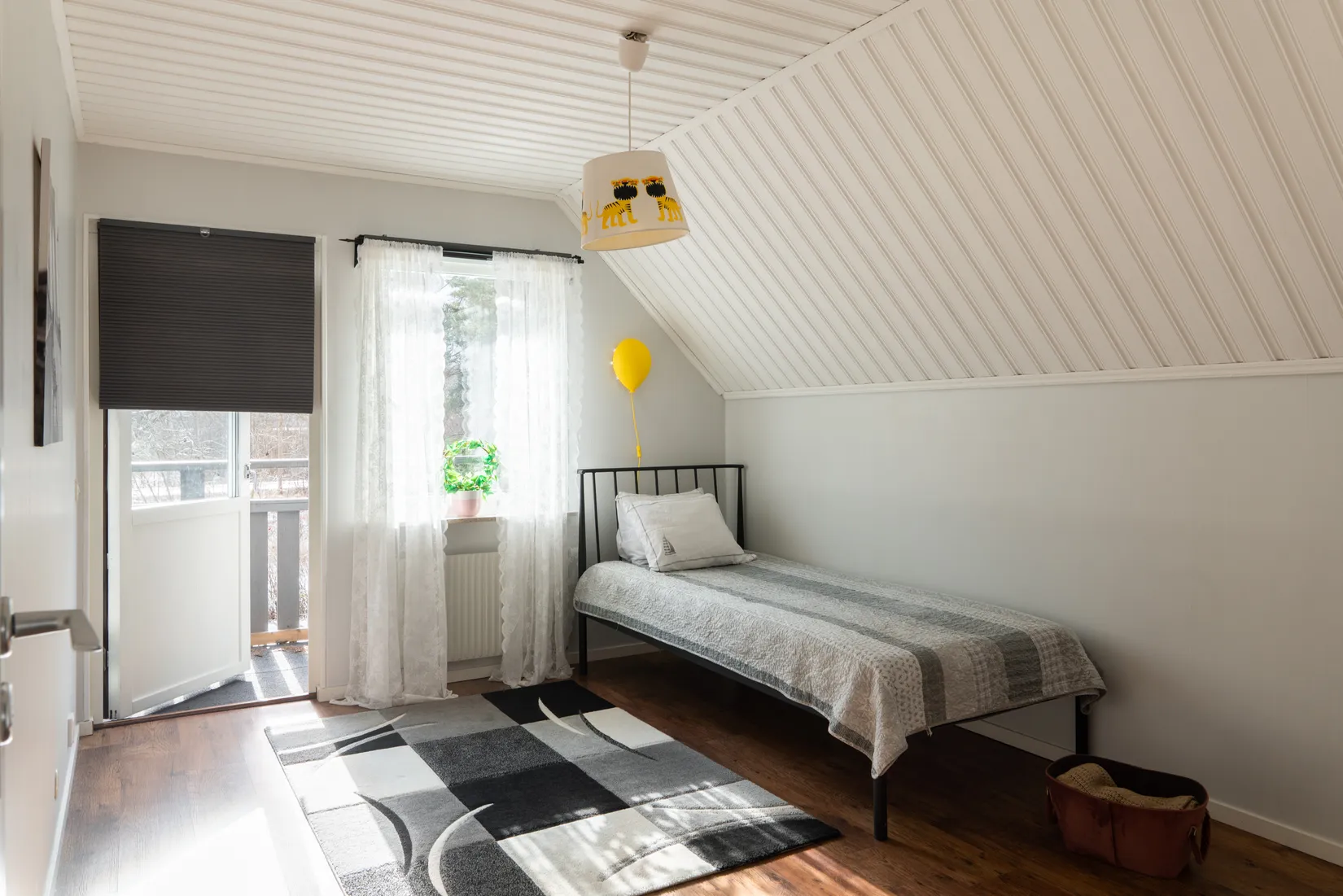 Villa, Kvartsgatan 1, Duvhällarna , Hallstahammar