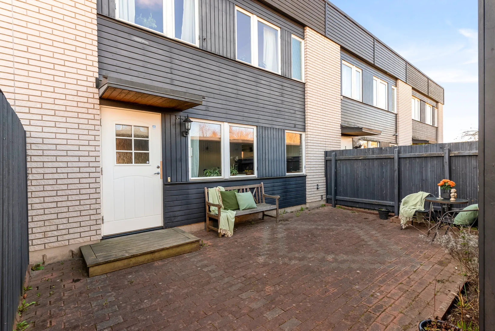 Radhus, Toppklockegränd 26, Hässelby Villastad, Stockholm