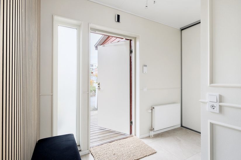 Radhus, Löjtnantsgränd 48, Barkarbystaden, Järfälla