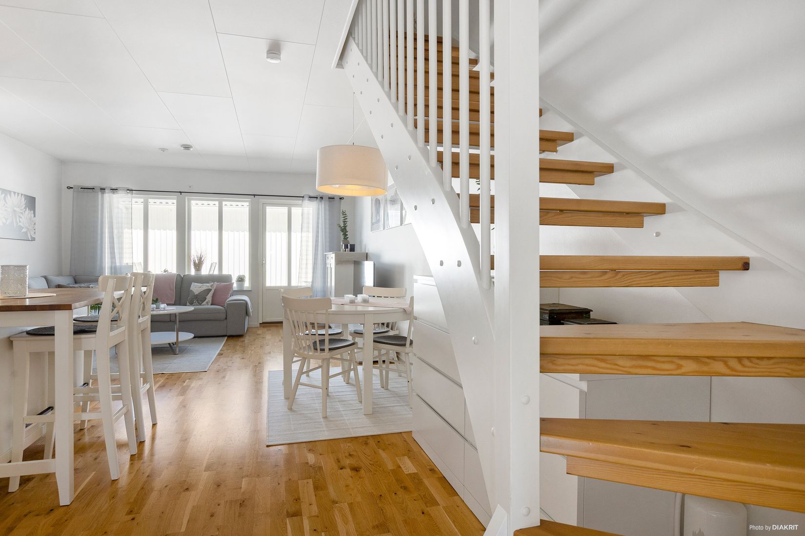 Radhus, Kiwigatan 8 B, Mellringe/Nyponlunden, Örebro