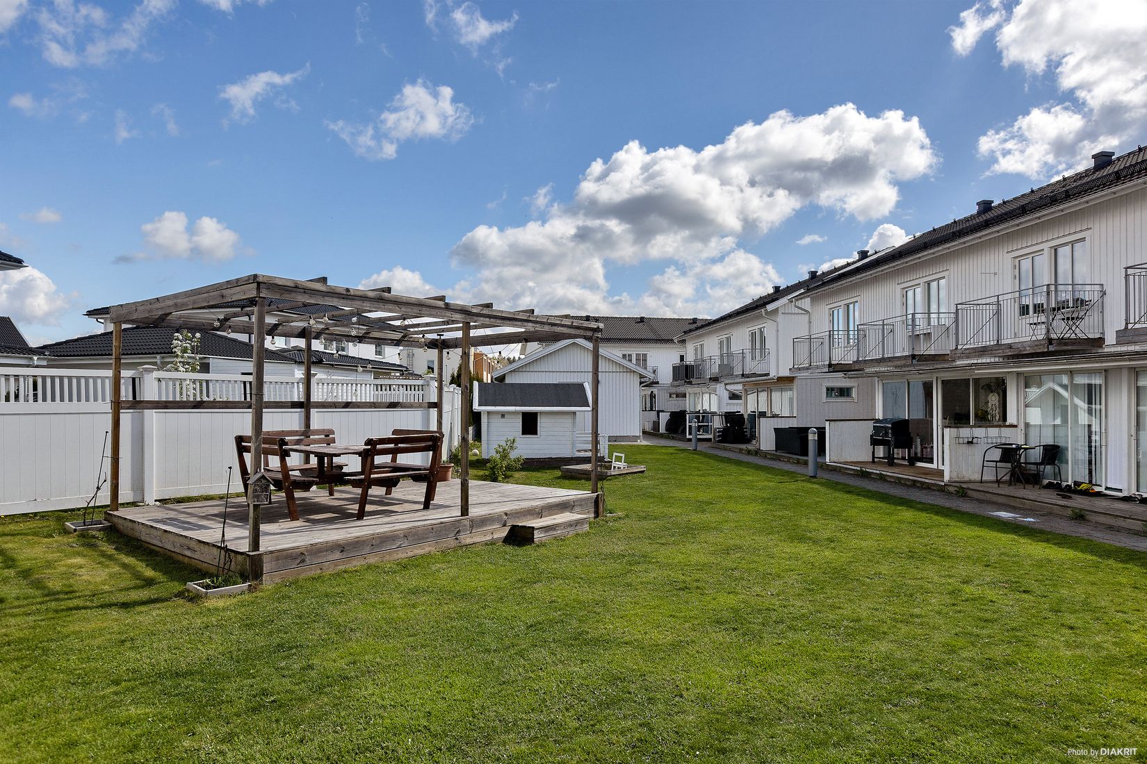 Radhus, Kiwigatan 8 B, Mellringe/Nyponlunden, Örebro