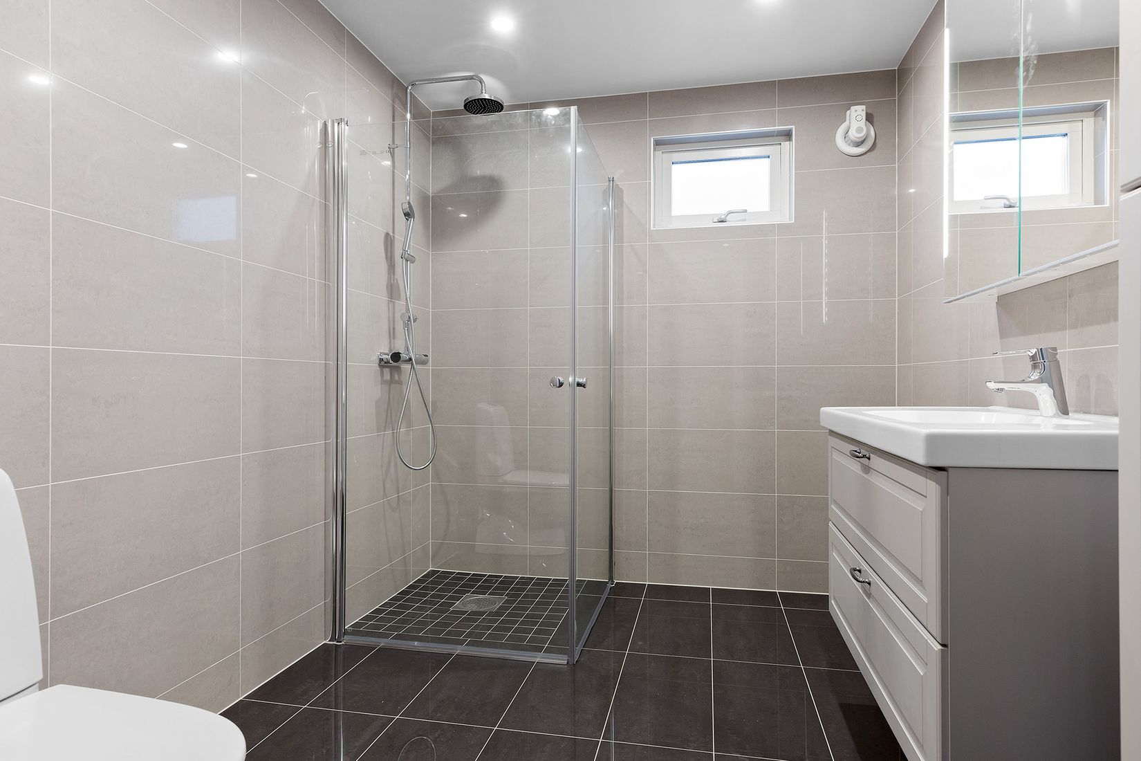 Villa, Kyrkoherdevägen 4, Barkarby, Järfälla