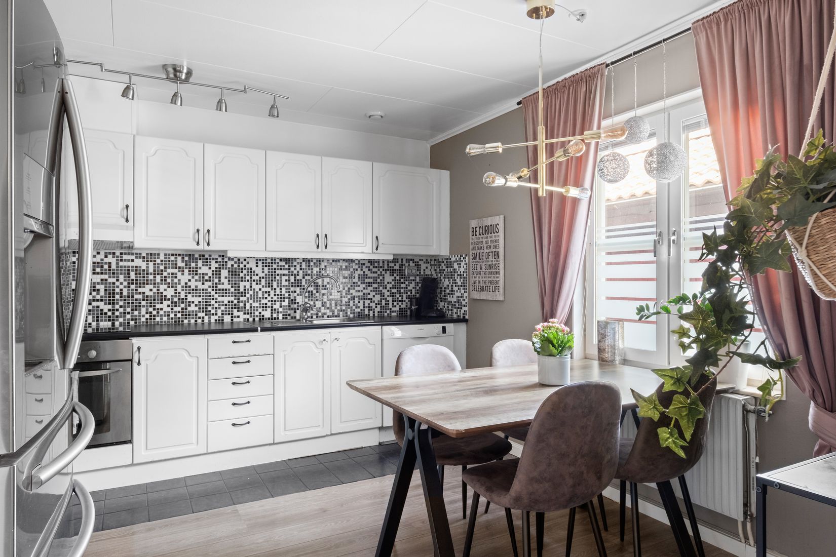 Bostadsrätt, Radhus, Söderbacksvägen 29, Munsö Söderbacken, Ekerö