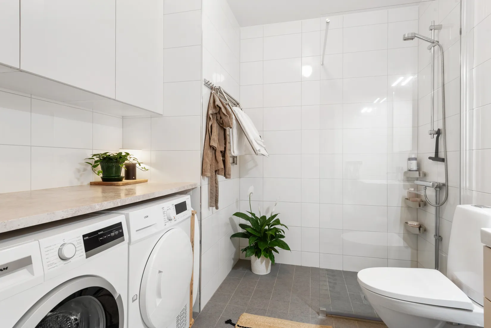 Bostadsrätt, Nytorpsvägen 46, högst upp, Norskogen Näsbypark, Täby