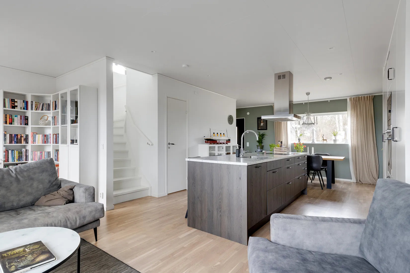 Bostadsrätt, Villa, Akademigårdsvägen 14, Harbo, Heby