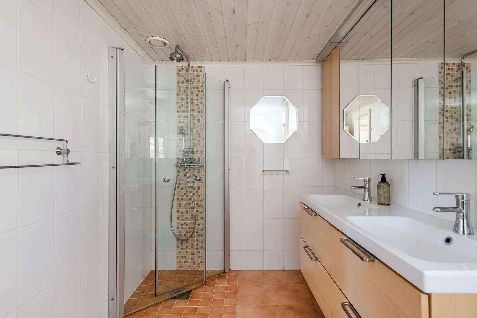 Villa, Vasavägen 1, Hagviken, Håbo