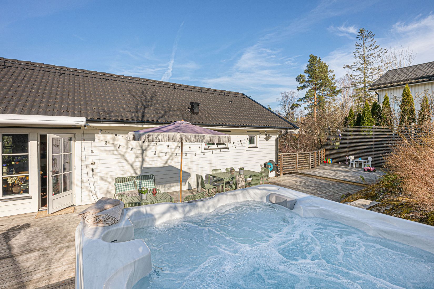 Villa, Snövits väg 12A, Centrala Trollbäcken, Tyresö