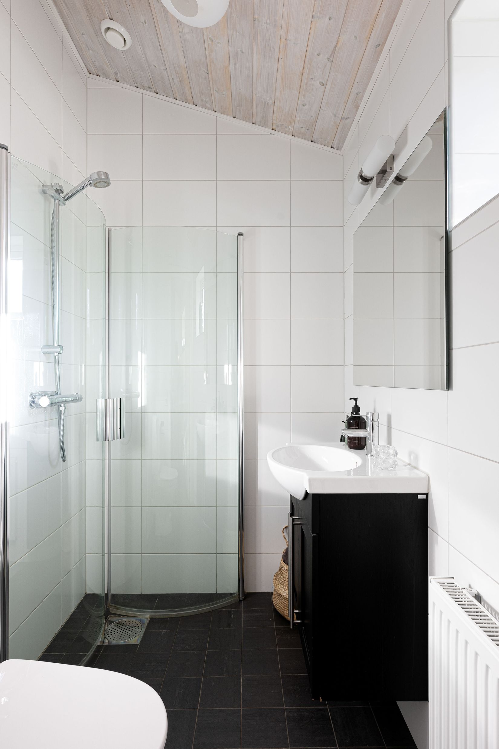 Villa, Snövits väg 12A, Centrala Trollbäcken, Tyresö