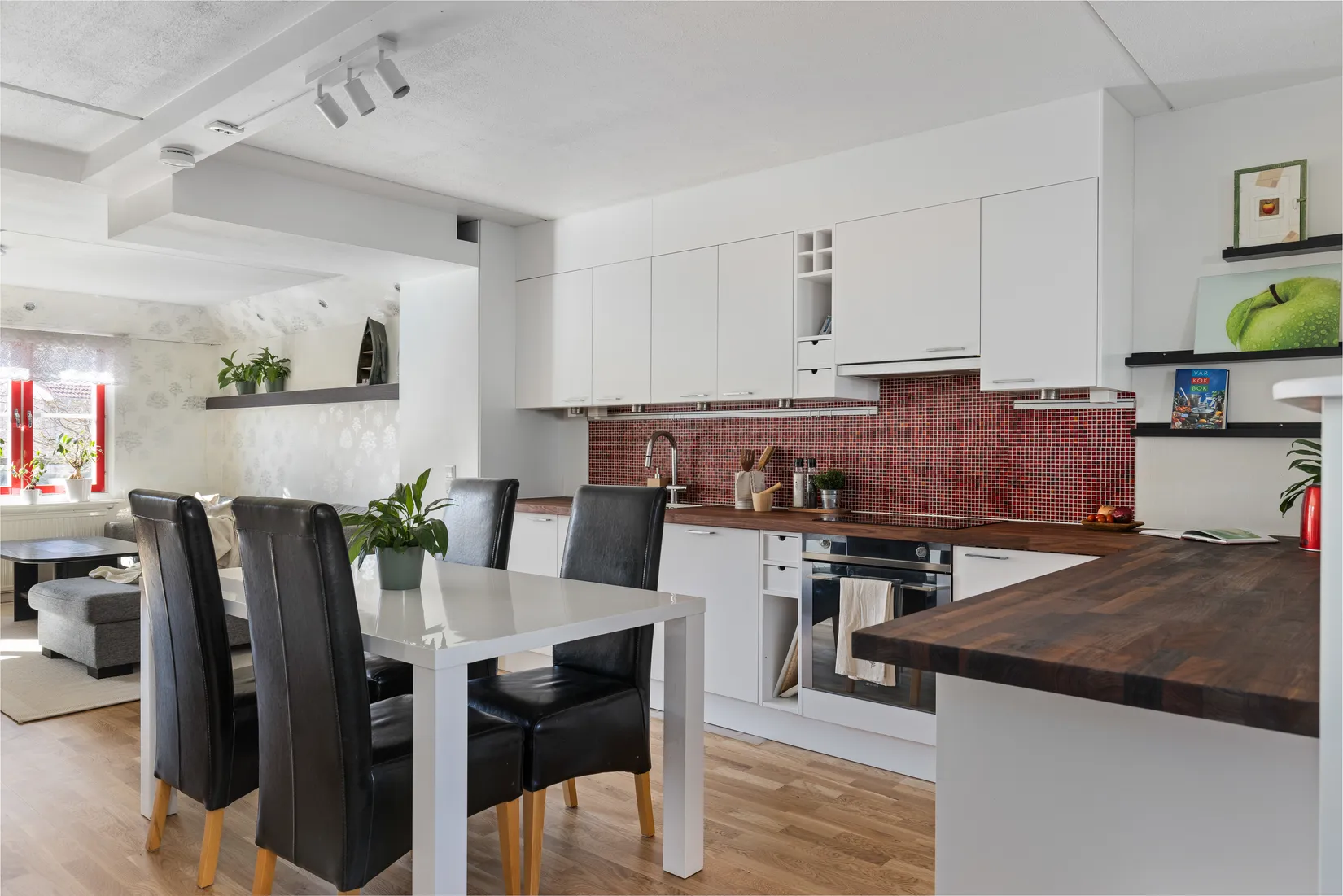 Bostadsrätt, Radhus, Björnspinnarvägen 139, Myrängen, Huddinge