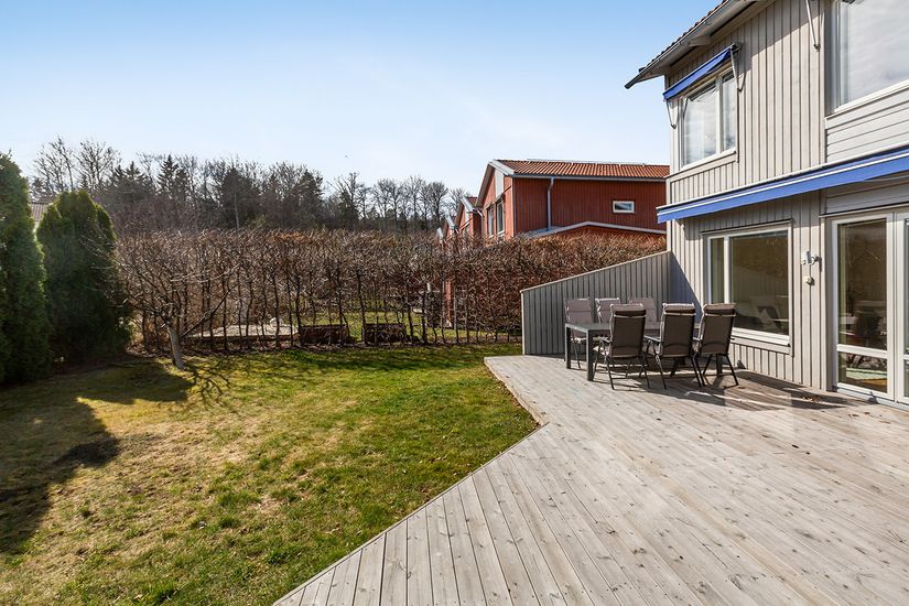 Radhus, Nidarosslingan 58, Skälby, Järfälla